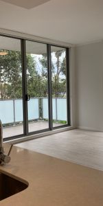 Modern two bedroom unit on 9th floor - Photo 4