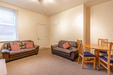 3 bed flat to rent in Tavistock Road, Jesmond, NE2 - Photo 3