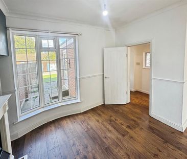 3 Bedroom Semi-Detached House for rent in Haigh Road, Doncaster - Photo 2