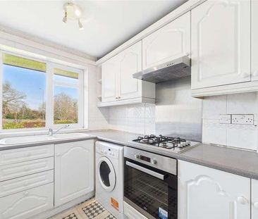 Sandringham Road, Maidenhead, Berkshire, SL6 - Photo 2