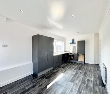 3 bedroom flat to rent - Photo 5