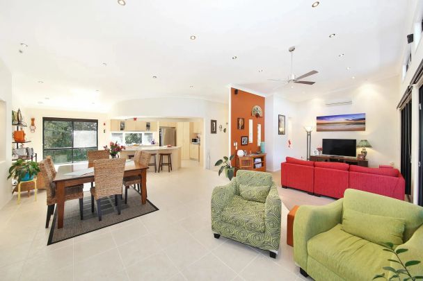 Your Hinterland Escape Near the Coast! - Photo 1