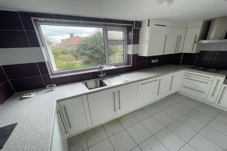 Farfield Avenue, Beeston, NG9 2PU - Photo 5