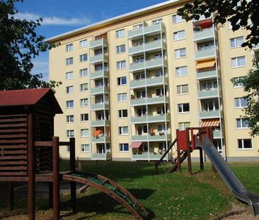 Große 2-Raum-Erdgeschosswohnung mit Balkon - Photo 1