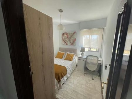 Calle Arlanza, Málaga, Andalusia 29011 - Photo 5