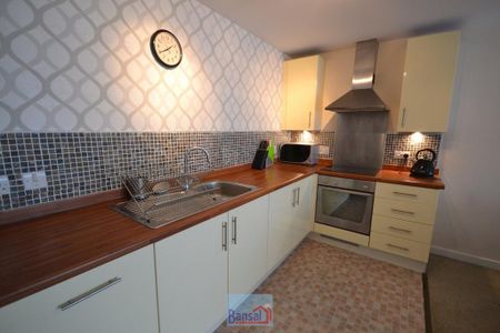 2 bedroom flat to rent - Photo 5
