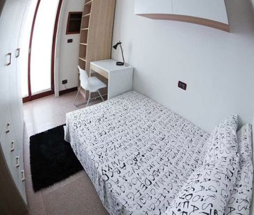 Via Angelo de Vincenti, Milan, Lombardy 20148 - Photo 4