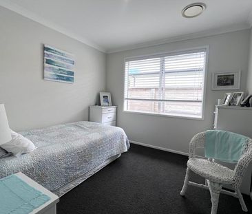 Fully Furnished Short Term with everything you need! - Photo 6