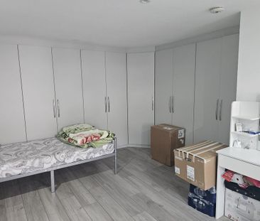 3 bedroom terraced house to rent - Photo 6