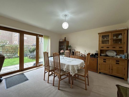 3 bedroom semi-detached house to rent - Photo 1