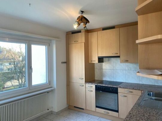 Luminous 4.5-room apartment with very good connections - Photo 1