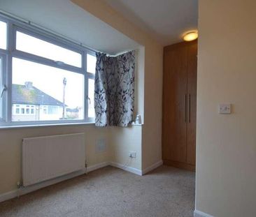 Cranford Avenue, Stanwell, TW19 - Photo 3