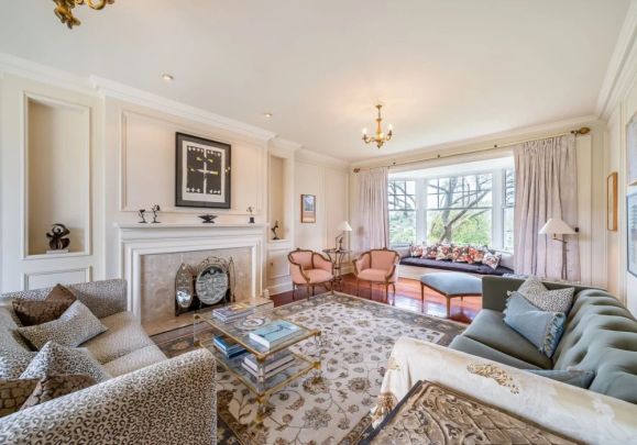 Elegant Wadestown Home - Photo 1