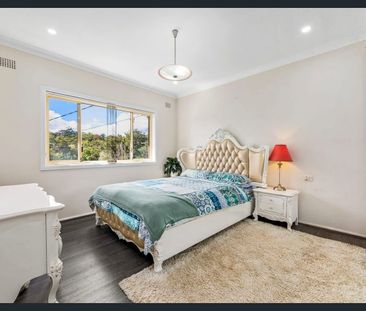 Quiet family living & conveniently close to Hornsby amenities - Photo 2