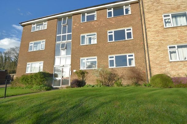 Brambleside, High Wycombe,HP11 - Photo 1