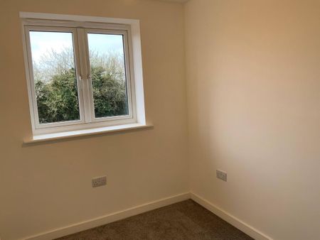 3 bedroom semi-detached house to rent - Photo 3