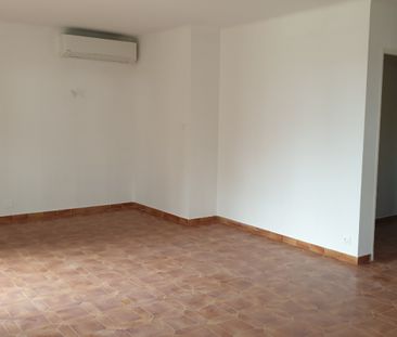 APPARTEMENT T4 AU 1ER ETAGE D'UNE VILLA AVEC JARDIN - Photo 3