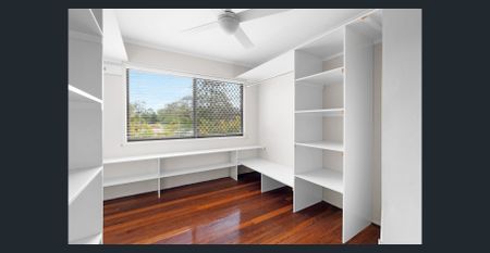 Spacious Family Home with Pool in Prime Browns Plains Location - Photo 5