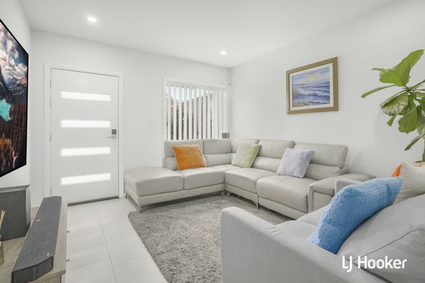 Beautiful 4 Bedroom Home - Great Location! - Photo 1