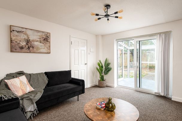 5 Bed Detached House, Sandown Road, BS34 - Photo 1