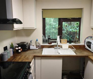 3 bedroom detached bungalow to rent - Photo 5