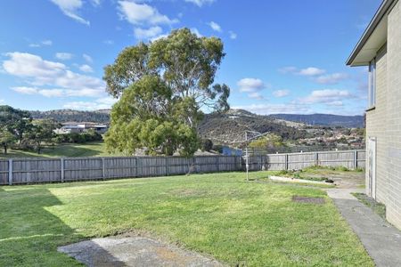 Spacious Home With River Views - Photo 4