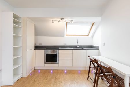 1 Bed Flat, London, NW11 - Photo 5