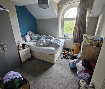 4 Bed - Flat 3, 35 Richmond Road, Headingley, Leeds - LS6 1BX - Stu... - Photo 1