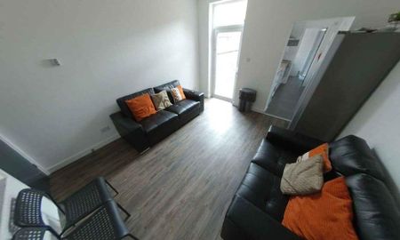 1 bedroom in a house share to rent - Photo 5