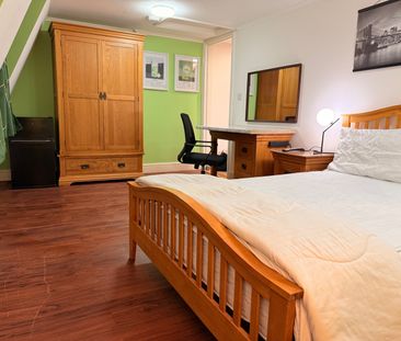 Room in a Shared Flat, Dean Street, W1D - Photo 3