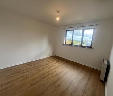 37 Hill Street, Lisburn, BT28 1YE - Photo 2