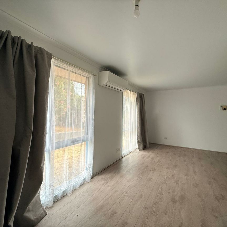 9 Meredith Court, Hampton Park VIC - Photo 1