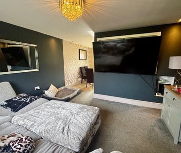 Queens Drive - Photo 1