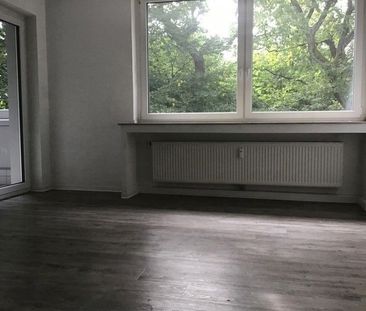 Flotte 2-Raum-Wohnung für Paare mit Balkon! - Photo 1