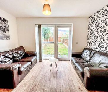 4 bedroom terraced house to rent - Photo 4