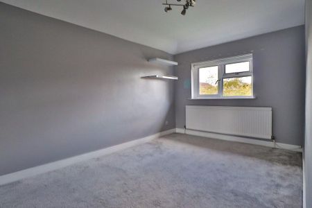 4 bedroom detached house to rent - Photo 5