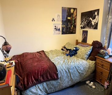 6 bedroom detached house to rent - Photo 4