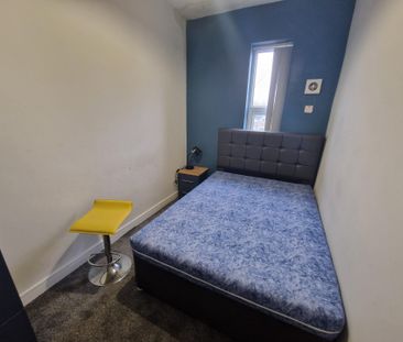 Manchester Road East - Photo 3