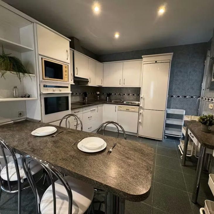 Calle San Martín de Porres, Madrid, Community of Madrid 28035 - Foto 1