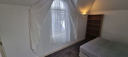 Quiet, secure, warm 2brm Townhouse - Photo 3