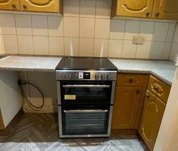 2 bedroom ground floor flat to rent - Photo 1
