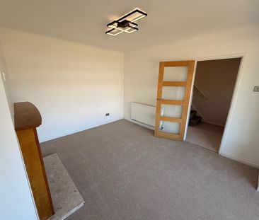 Berrylands Road, Moreton - Photo 1