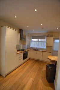 1 bed Apartment - To Let - Photo 3