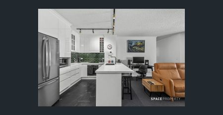 Stylish and Modern Living in the Heart of Spring Hill - Photo 4