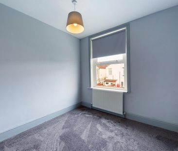 3 bedroom terraced house to rent - Photo 6