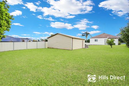 Three-Bedroom Home on a Huge Block - Ideal for Tradesperson - Photo 5