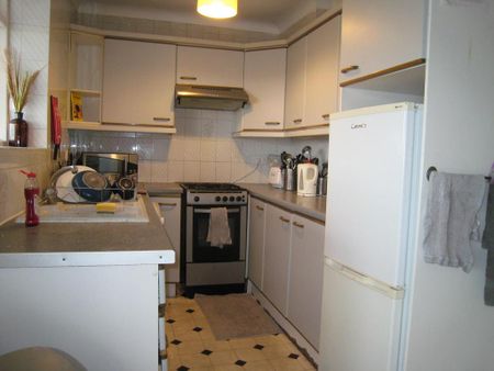 2 bedroom terraced house to rent - Photo 4