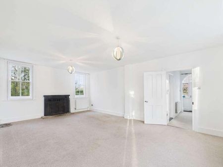 Queen Street, Waddesdon, HP18 - Photo 2