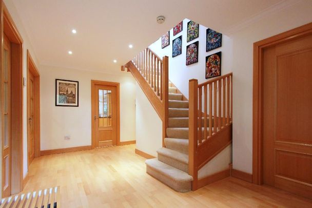 4 bedroom bungalow to rent - Photo 1