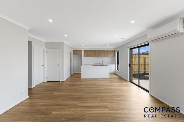 13 Buttercup Crescent, Armstrong Creek VIC 3217 - House For Rent | Domain - Photo 1